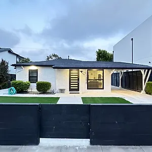 Modern Stylish &cozy Back Unit Bed & Breakfast